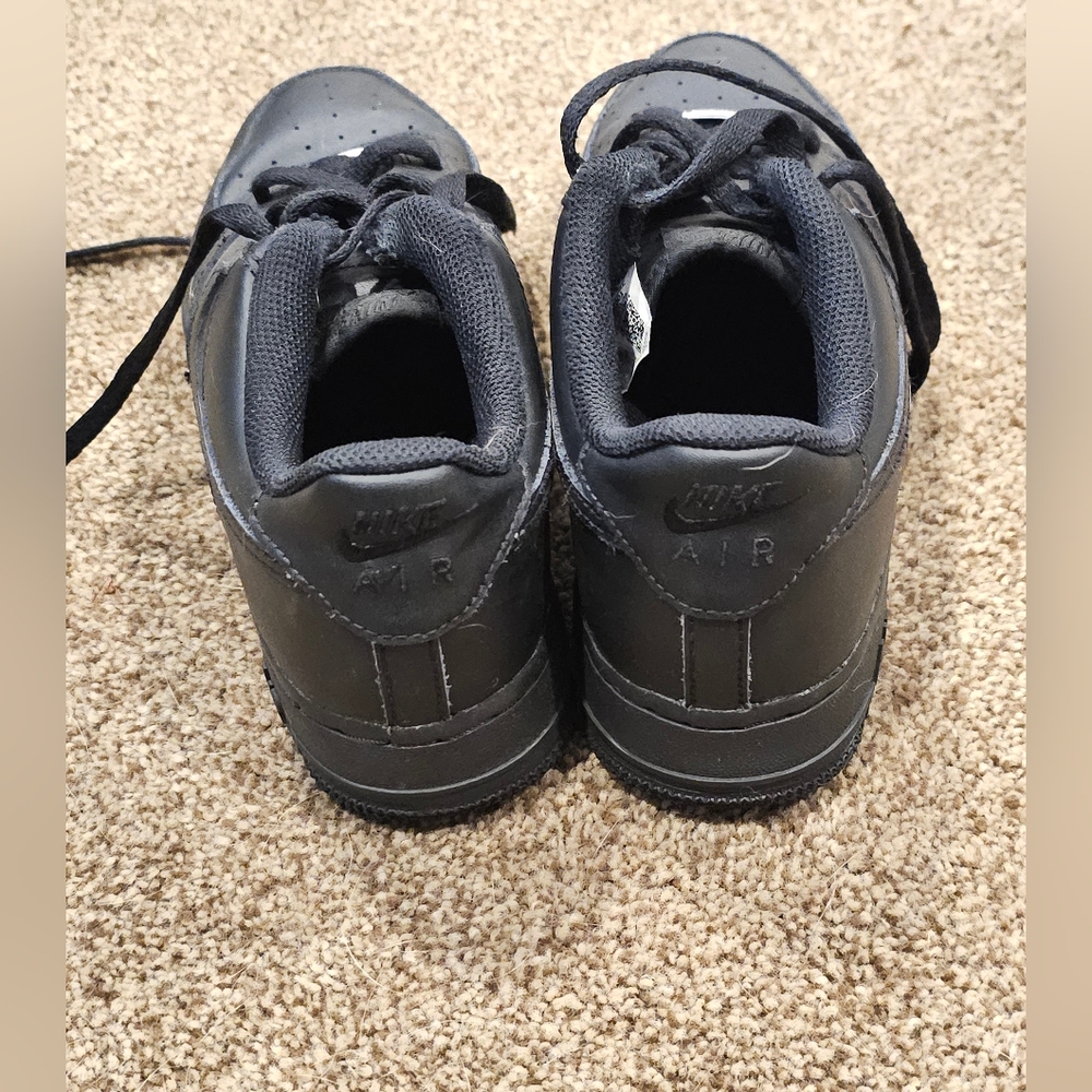 Nike Air Force 1 LE Big Kids' Sneaker - Picture 4 of 8